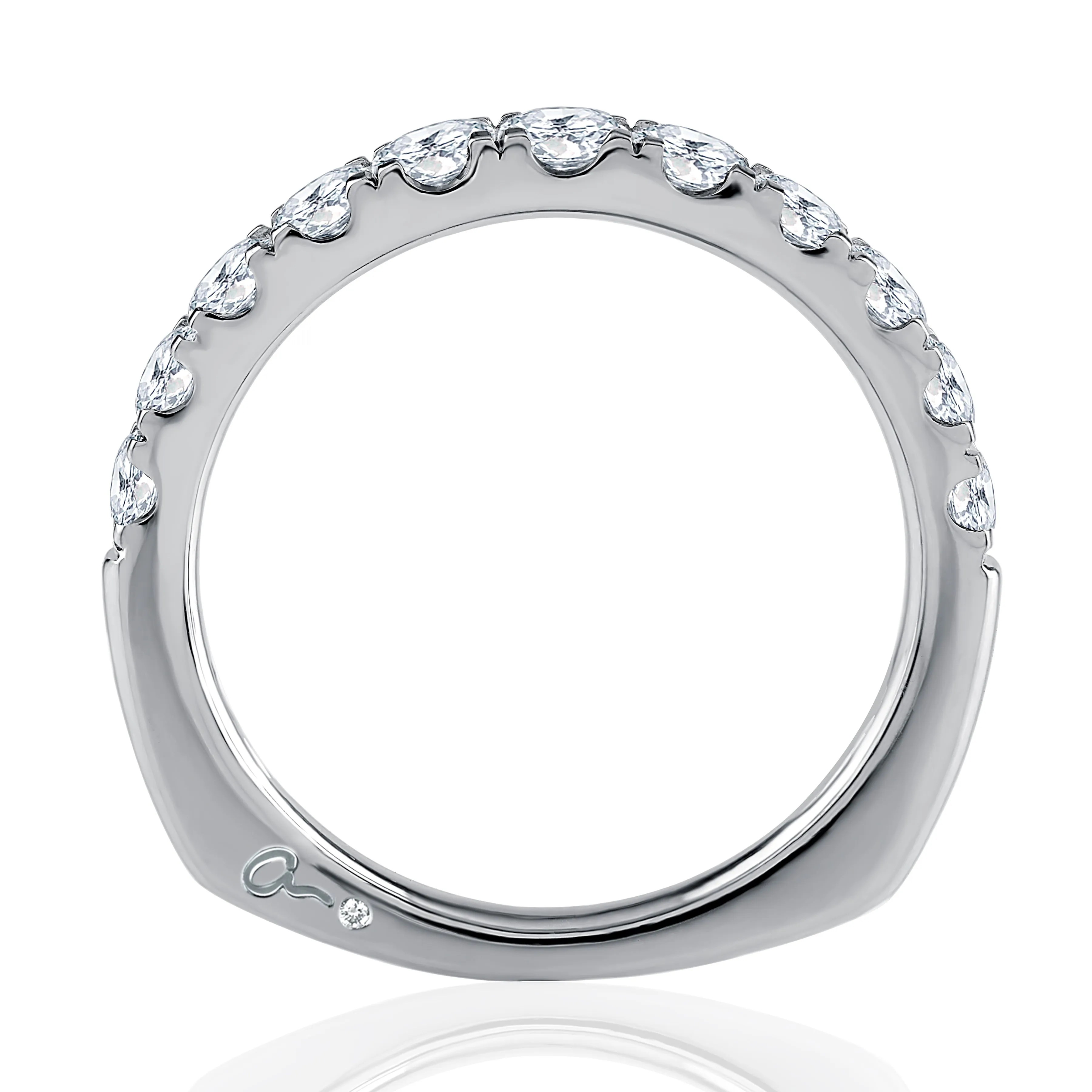 14k Sophisticated Pavé Diamond Wedding Band