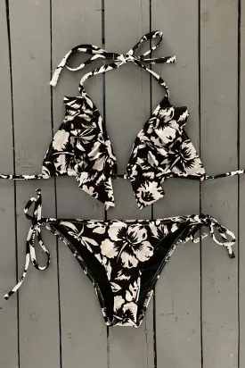 Black and White Triangle Bikini Top w/Ruffle Accent