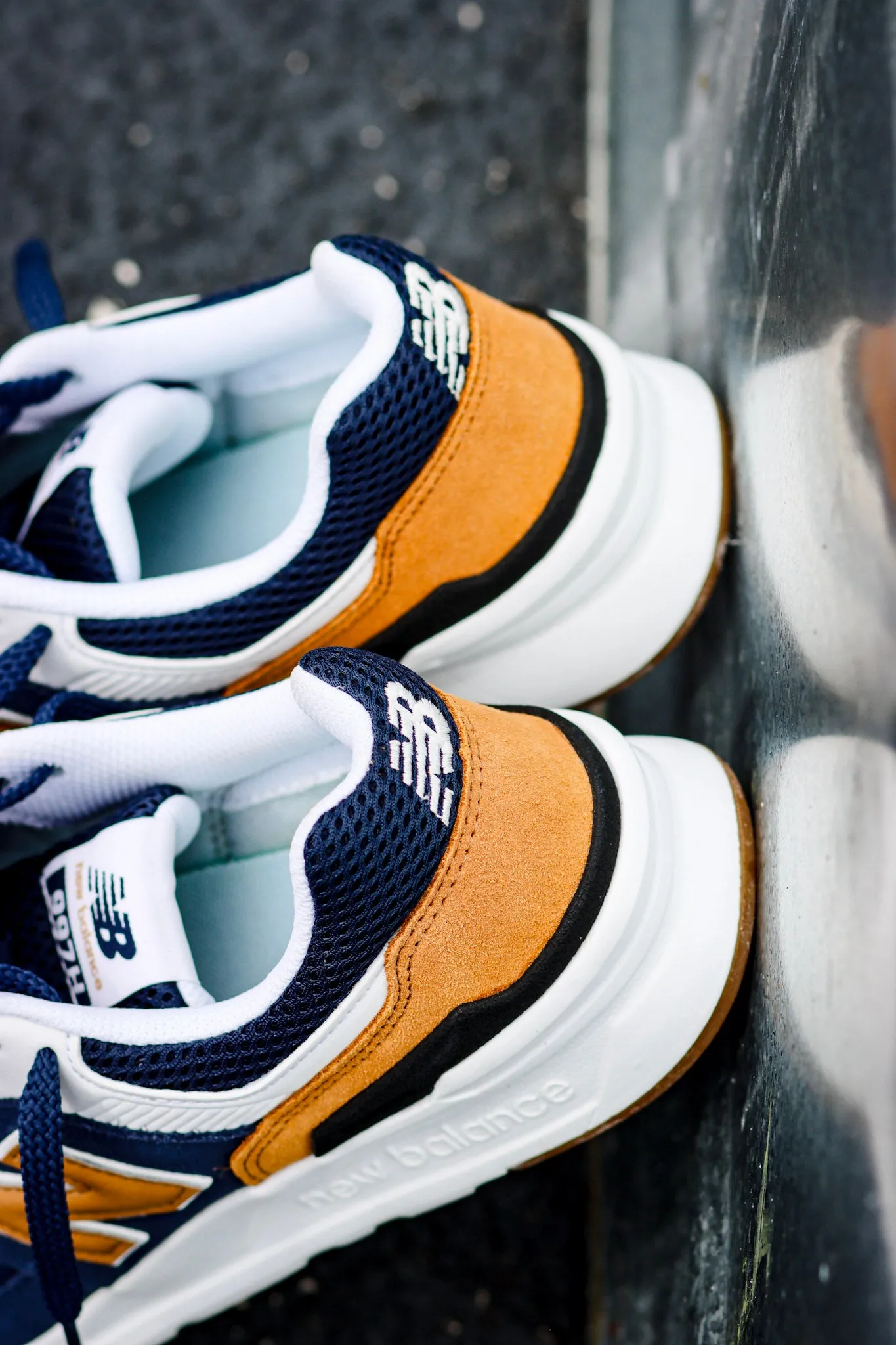 New Balance 997H- Peacoat