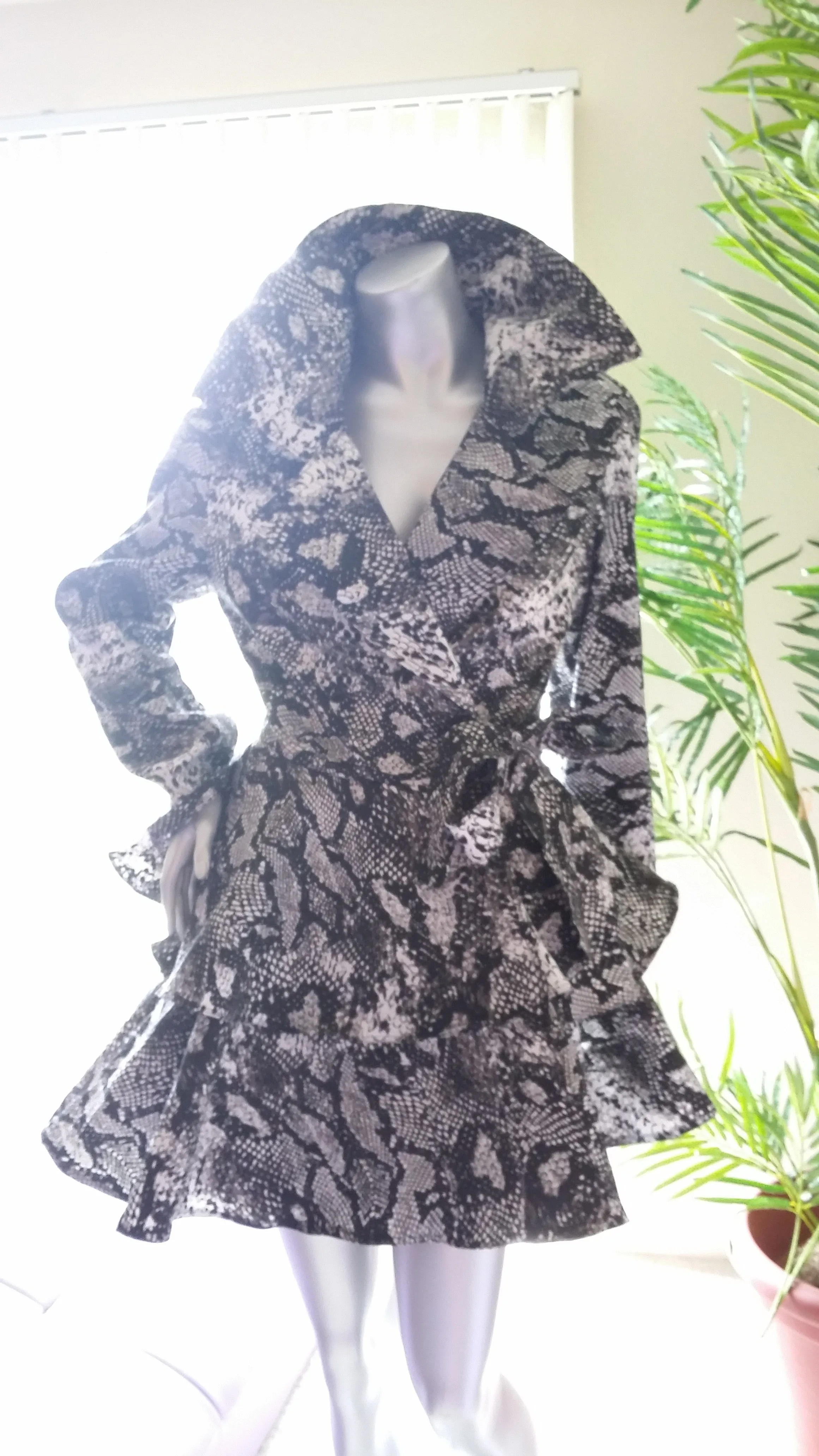 Snake Print Peacoat Trench Coat Casual Long Sleeve Belted Jacket Windbreaker Outerwear Water- Repellent Coat