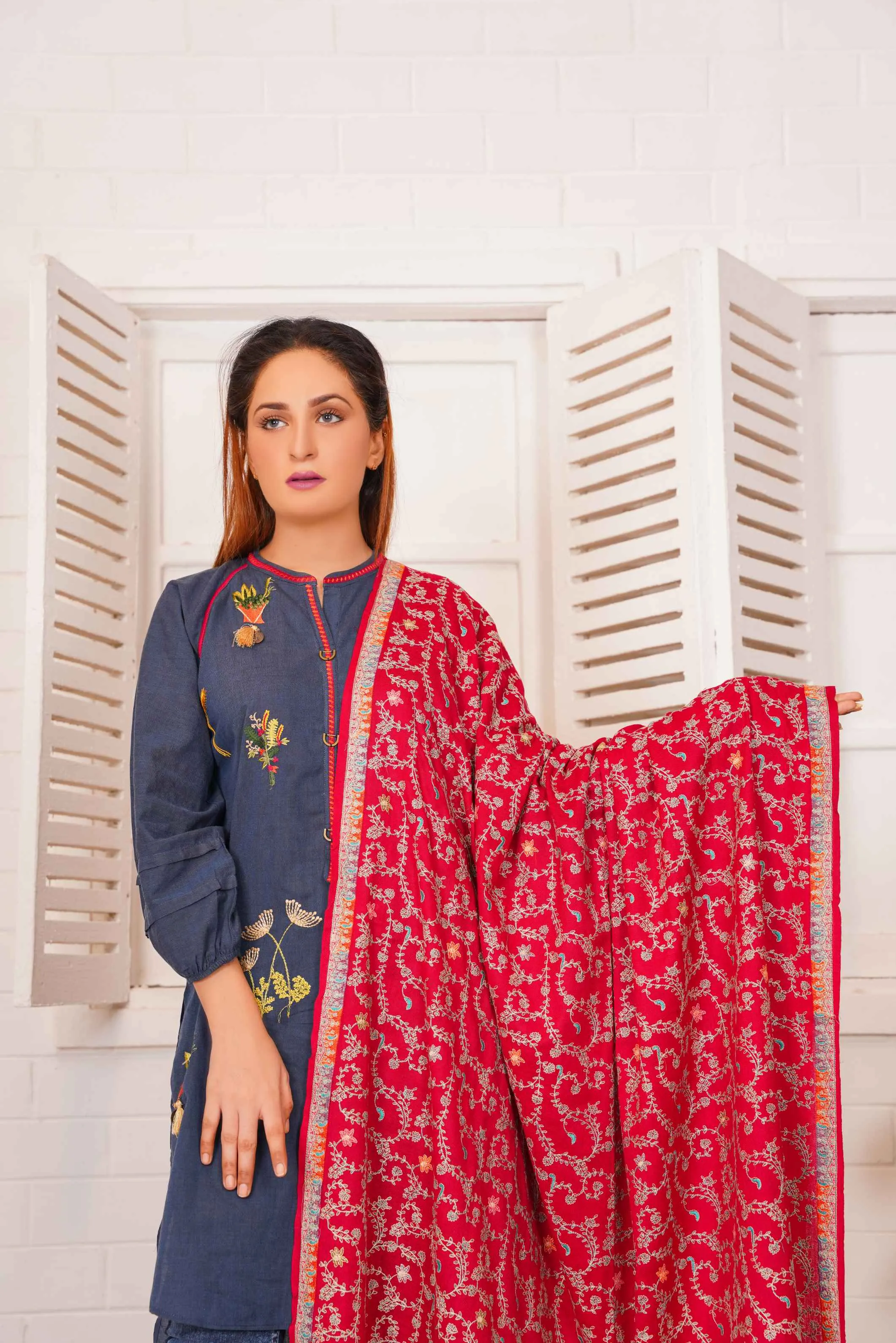 Sophisticated Pashmina Papermache Machine Jaal