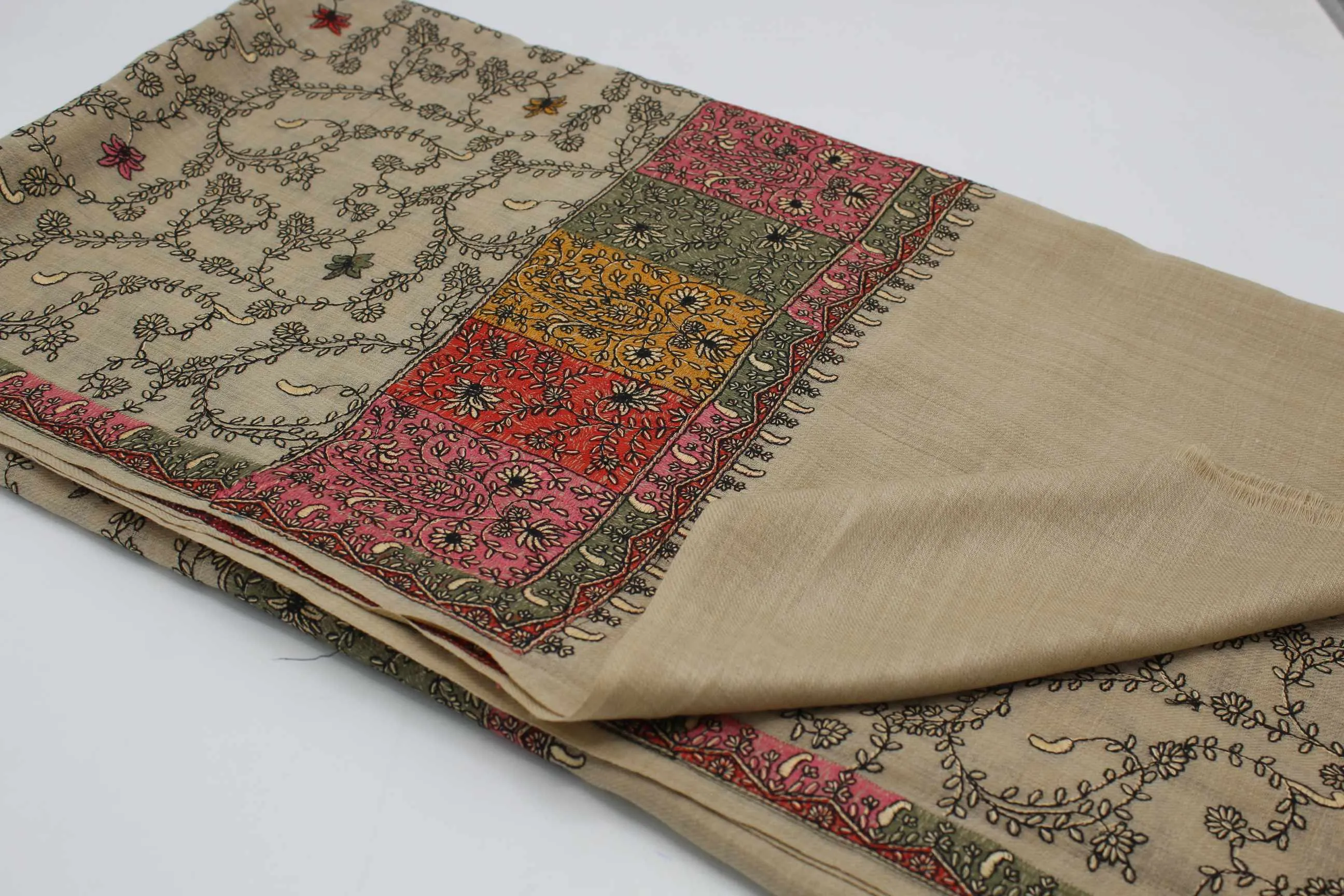 Sophisticated Pashmina Papermache Machine Jaal
