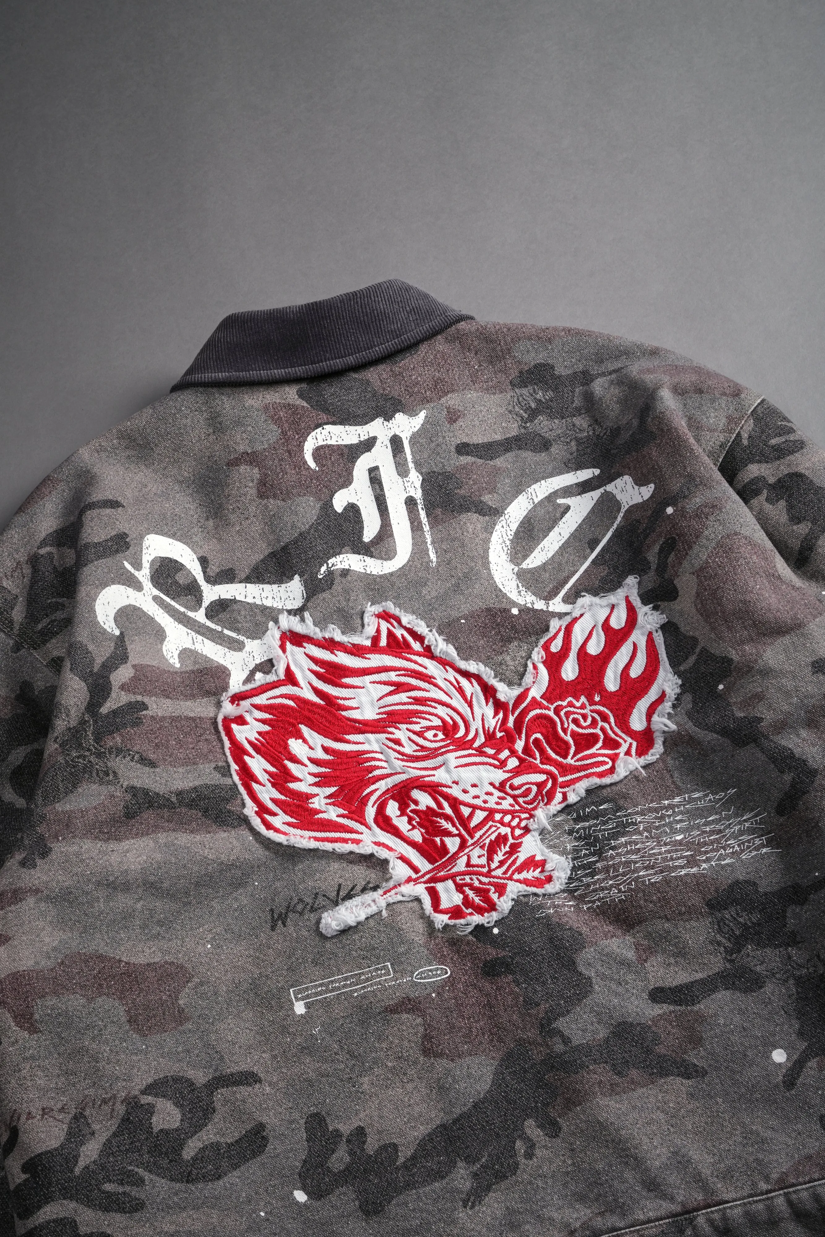 Wolves Among Roses Earl Jacket in Blooming Woodland Camo
