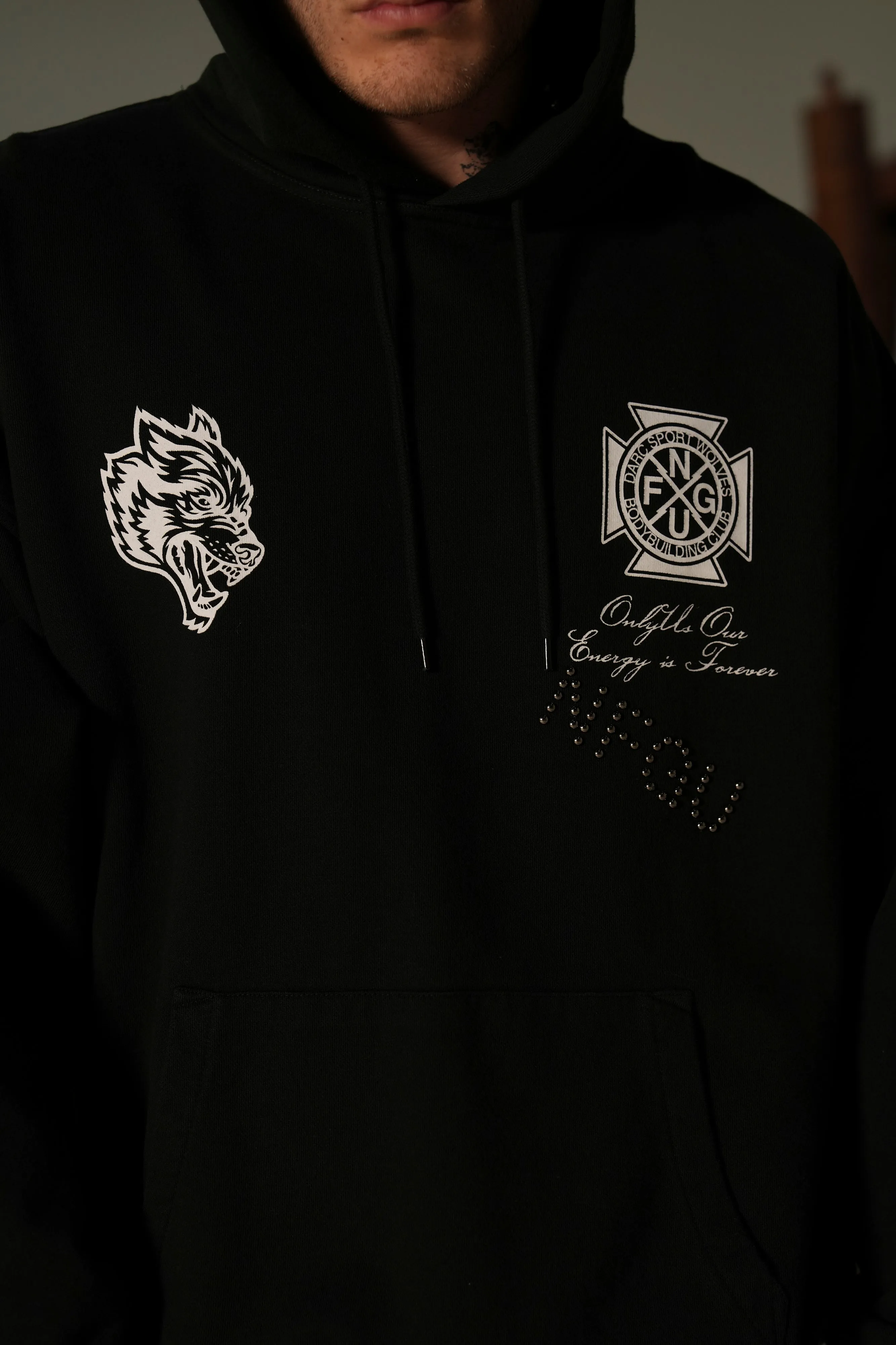 Wolves Crest "Grunge" Unisex Hoodie in Black