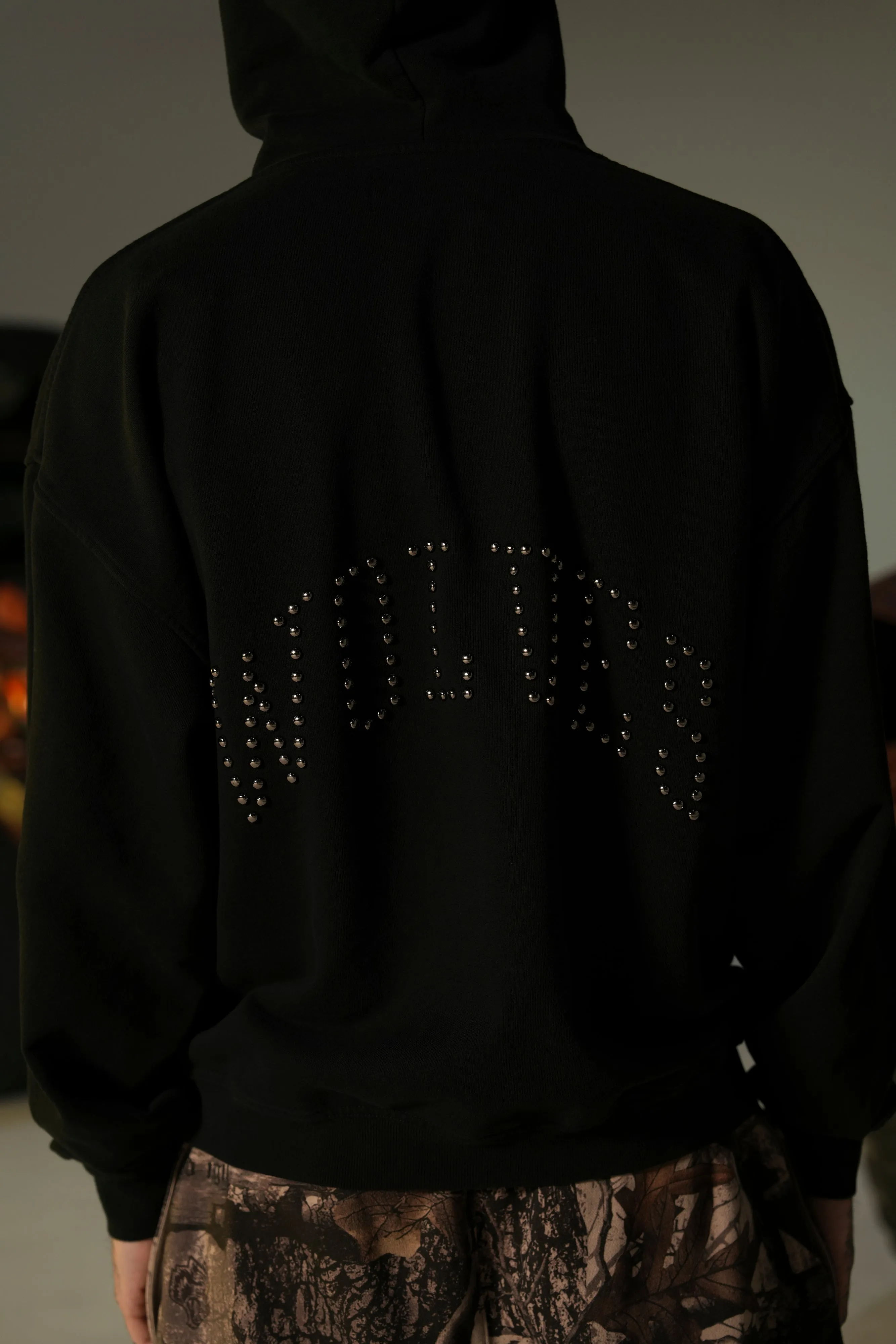 Wolves Crest "Grunge" Unisex Hoodie in Black